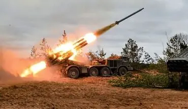 آتش سنگین توپخانه روسیه بر روی پادگان ارتش اوکراین + ویدئو