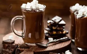 رمز لذت‌ بخش کردن روز با شکلات و نوشیدنی