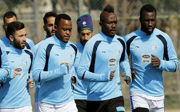 شوک به آبی‌ها؛ بازیکنان استقلال خانه به دوش می‌شوند