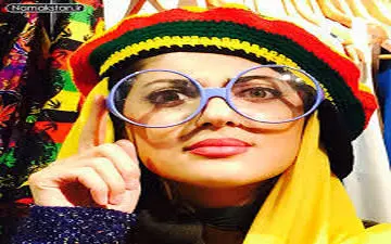 پوشش و گریم هلیا امامی در پشت صحنه یک فیلم (عکس)