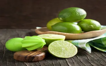  عوارض ناخوشایند مصرف بیش از حد آب لیمو