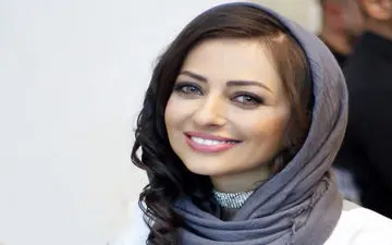 سنگ تمام نفیسه روشن برای احمدی نژاد/ آقای رئیس جمهور هواخواه پیدا کرد!+عکس