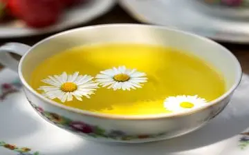 طرز تهیه چای بابونه | حتما جز دمنوش هاتون بزارینش!