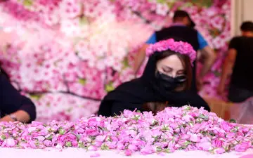 خواص معجزه‌آسای گلاب برای سلامتی بدن ؛ از درمان گلو درد تا آلزایمر 