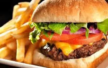  این غذاها پیرتان می کند!