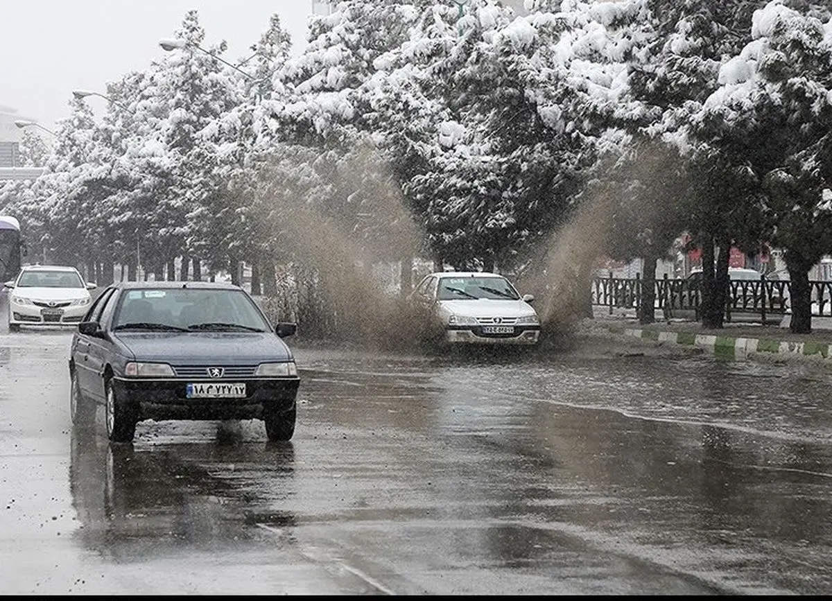  برف و باران در جاده‌های ۹ استان