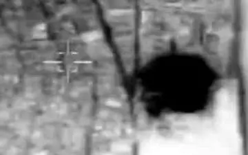 سومین فیلم از لحظه اصابت موشک‌های نقطه زن سپاه به اهداف از پیش تعیین شده در دیرالزور سوریه