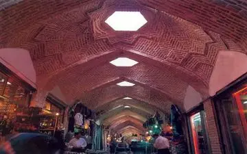 
بازار تاریخی زنجان آتش گرفت