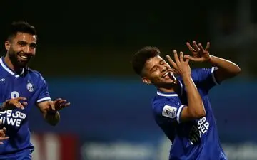 شب طلایی پسران آبی/ استقلال، الاهلی را کیش و مات کرد