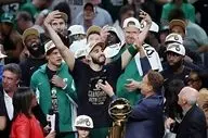 جشن قهرمانی بوستون در فصل 2023/24 لیگ NBA + ویدئو