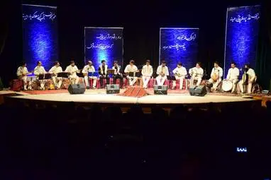 گزارش تصویری کنسرت گروه موسیقی آیین در همدان 