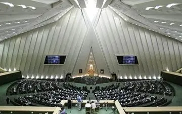 احضار وزیر آموزش و پرورش درباره شائبه نقض ممنوعیت عضویت دولتی ها در هیات مدیره