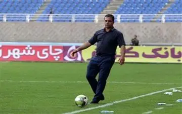  فرار سرمربی استقلالی از اخراج 