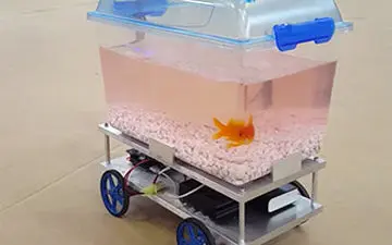 رباتی که راننده آن یک ماهی است! +فیلم 