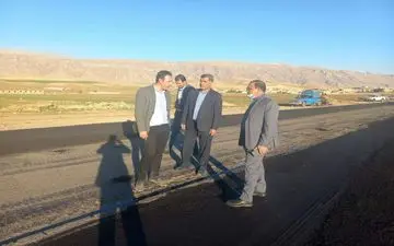 بازدید فرماندار چرداول از روند اجرای پروژه روکش اسفالت  ورودی سرابله