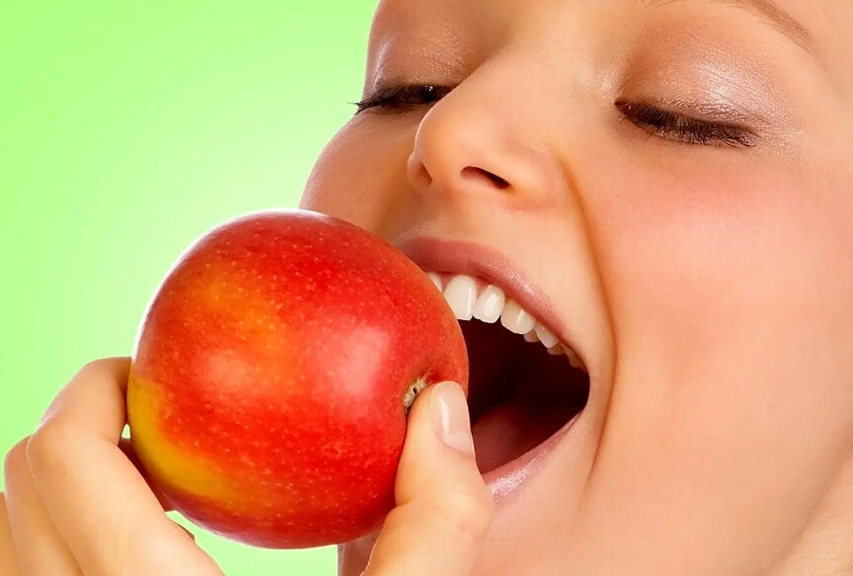 بنا به توصیه دندانپزشکان، ۸ گزینه غذایی را حتما مصرف کنید