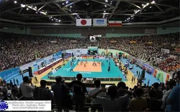 تدابیر امنیتی ویژه در سالن ۱۲ هزار نفری آزادی/ حضور بانوان و والیبالیست‌های نوجوانان در جایگاه 