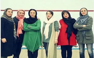 عکس دسته جمعی بازیگران زن در تمرین اسکواش