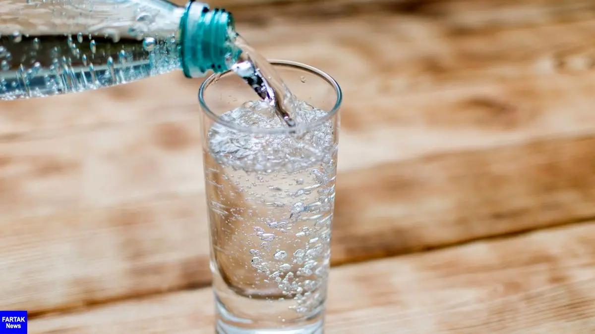 نوشیدن آب گازدار برای بدن مضر است یا مفید؟