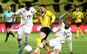 تساوی بدون گل سپاهان و نفت مسجد سلیمان در پایان نیمه نخست