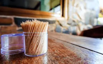  خلال دندان یا نخ دندان، کدام بی ضررتر هستند؟