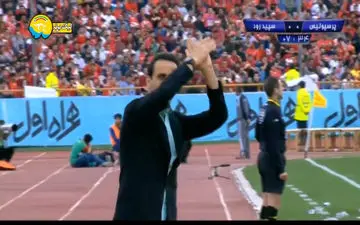 تشویق علی کریمی توسط هواداران پرسپولیس + فیلم