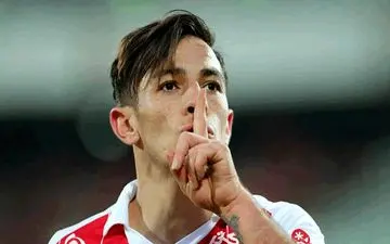 یا فرشاد احمدزاده در پرسپولیس محبوبیت دارد؟!