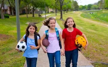 با ۶ راهکار آسان از بلوغ زودرس دختران پیشگیری کنید