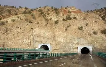 واژگونی مرگبار راننده نیسان در پل زال