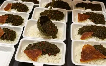 طرز تهیه خورش قورمه‌ سبزی نذری برای ۱۰۰ نفر | مقادیر دقیق مواد لازم