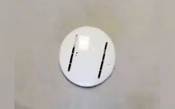 پاکسازی دقیق تخت خواب به کمک رباتی زیبا و هوشمند + فیلم 