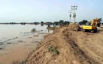 سیلاب جاری از سمت طلائیه ،خرمشهر را تهدید می کند