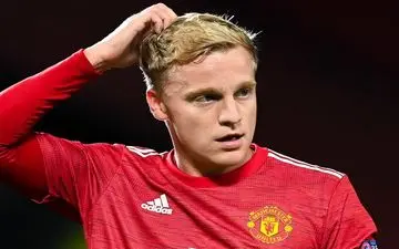 هافبک هلندی منچستریونایتد به دنبال راهی برای خروج از اولدترافورد