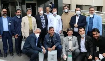 تجلیل جمعی از هنرمندان بسیجی از کادر درمان بیمارستان بقیه‌الله الاعظم(عج) تهران