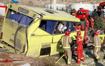 جزئیات واژگونی اتوبوس در دانشگاه علوم تحقیقات/ برخورد با پایه بتنی تاسیسات آب