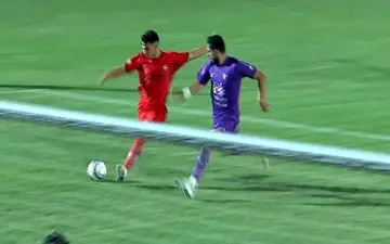 گل سوم تراکتور به هوادار + ویدئو