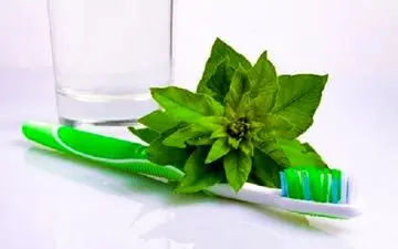 با این ۱۱ خوراکی احتمال عفونت دهان و دندان کم می‌شود