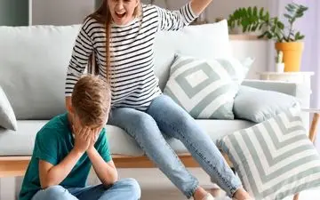 تاثیرات بد والدین سخت گیر بر سلامت روان کودکان 