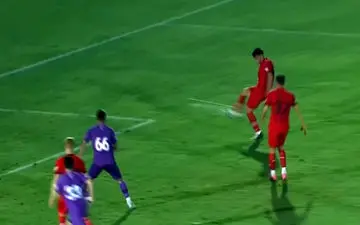 گل چهارم تراکتور به هوادار + ویدئو