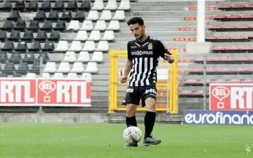 نورافکن در آستانه جدایی از شارلوا