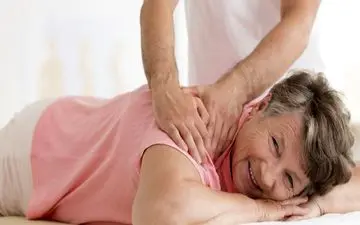 فواید ماساژ برای سالمندان / یک پیری دلپذیر در انتظار است