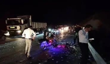 تجاوز به چپ راننده کامیون علت تصادف زنجیره ای در یاسوج-اصفهان