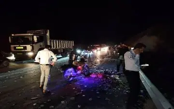 تجاوز به چپ راننده کامیون علت تصادف زنجیره ای در یاسوج-اصفهان