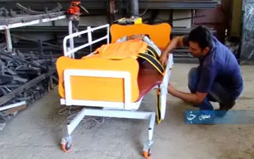 تولید محصولات توانبخشی توسط معلول کارآفرین اصفهانی +فیلم 