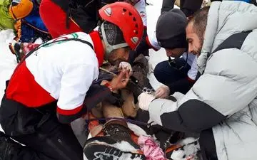  نجات معجزه آسای یک کوهنورد از مرگ