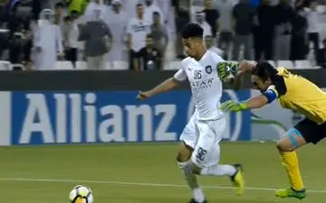 انتقادها از رحمتی بالا گرفت /او لیاقت بستن بازوبند کاپیتانی استقلال را ندارد!