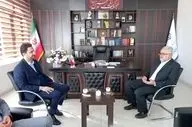دیدار مدیر شعب بانک قرض‌الحسنه مهر ایران با فرماندار کرمانشاه