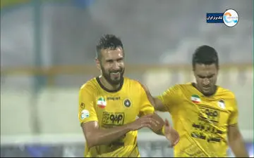 گل دوم سپاهان به استقلال توسط شهباززاده + فیلم