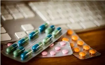 آیا دریافت دارو از اپلیکیشن سلامت روان بی‌خطر است؟