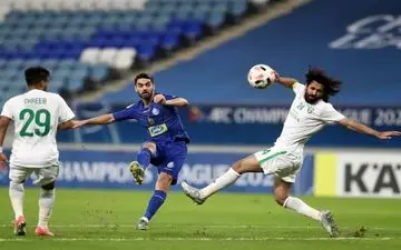 جدایی کریمی ضربه مهلکی به استقلال می‌زند/ باشگاه باید بازیکنش را مجبور به عذرخواهی کند 